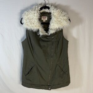Mossimo Supply Co. Women's Olive Green Vest with Faux Fur Collar